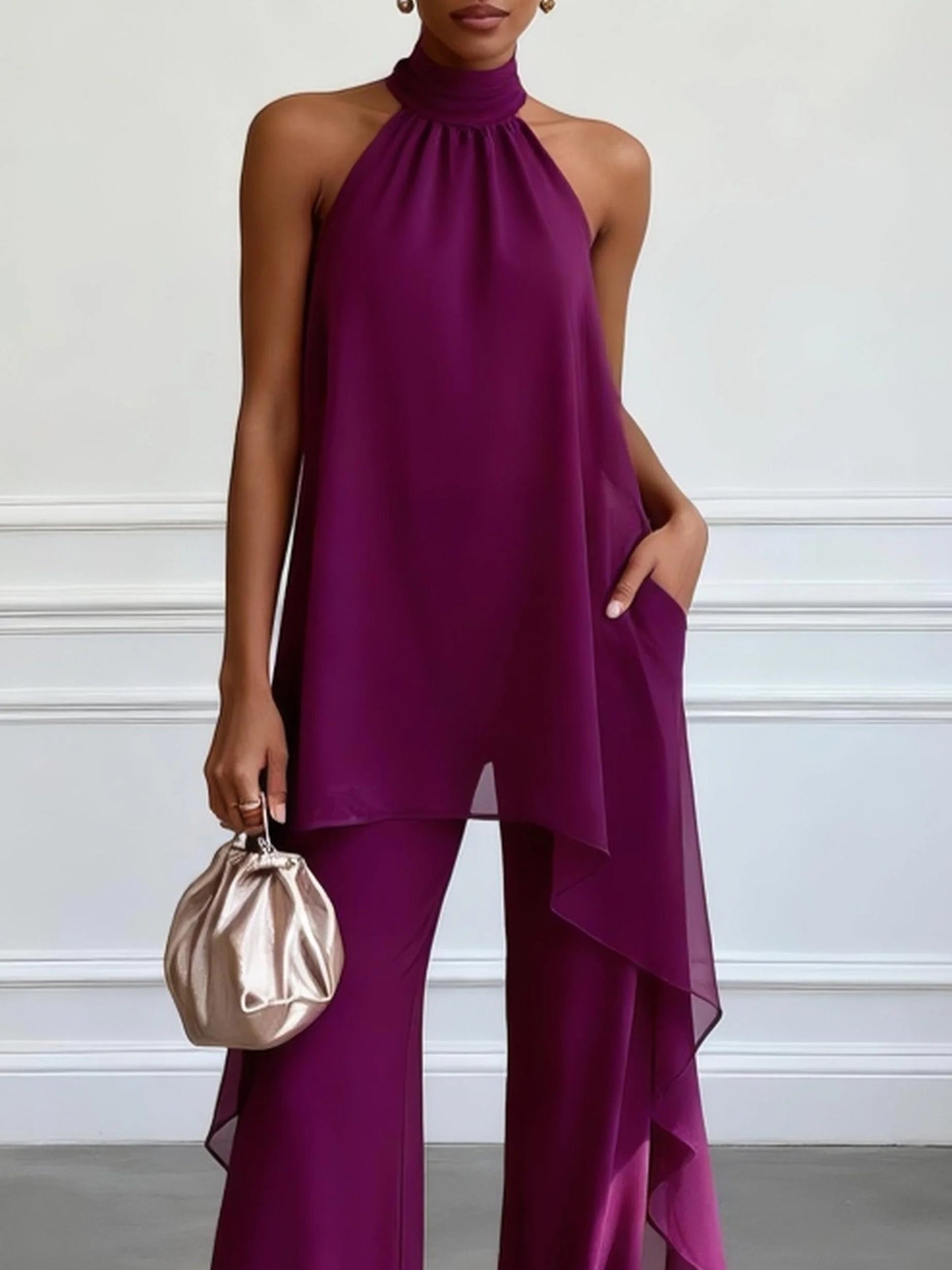 Ensemble Deux Pièces Violet : Top Élégant Col Licou Sans Manches et Pantalon