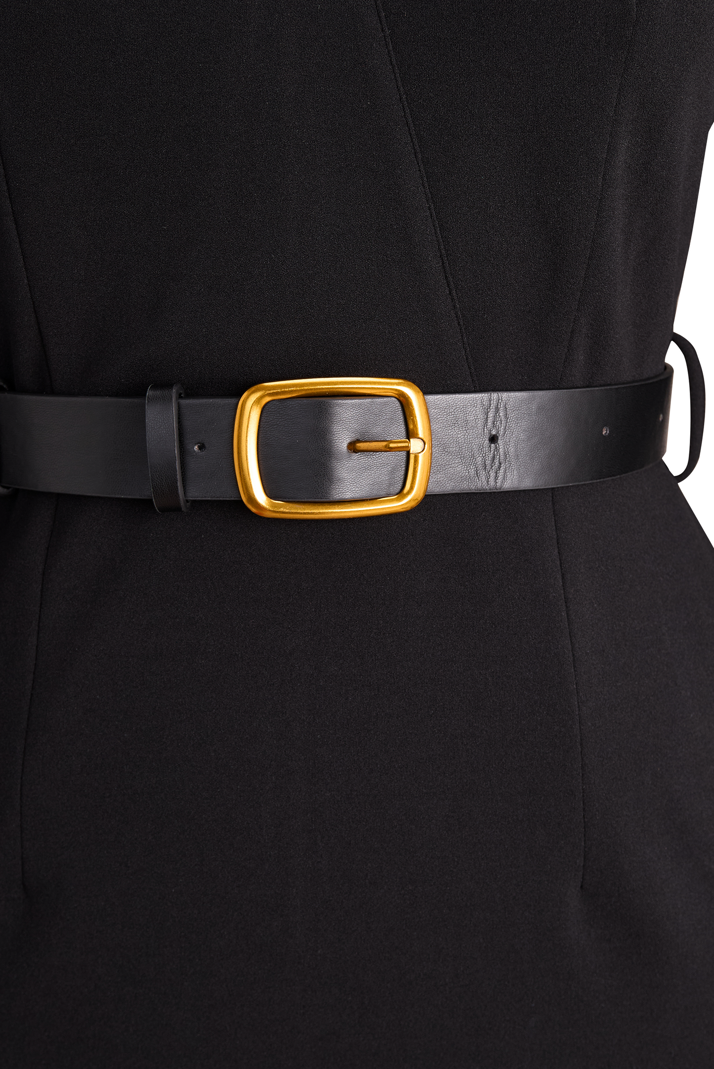 Robe fourreau noire raffinée, ceinturée et à col mandarin