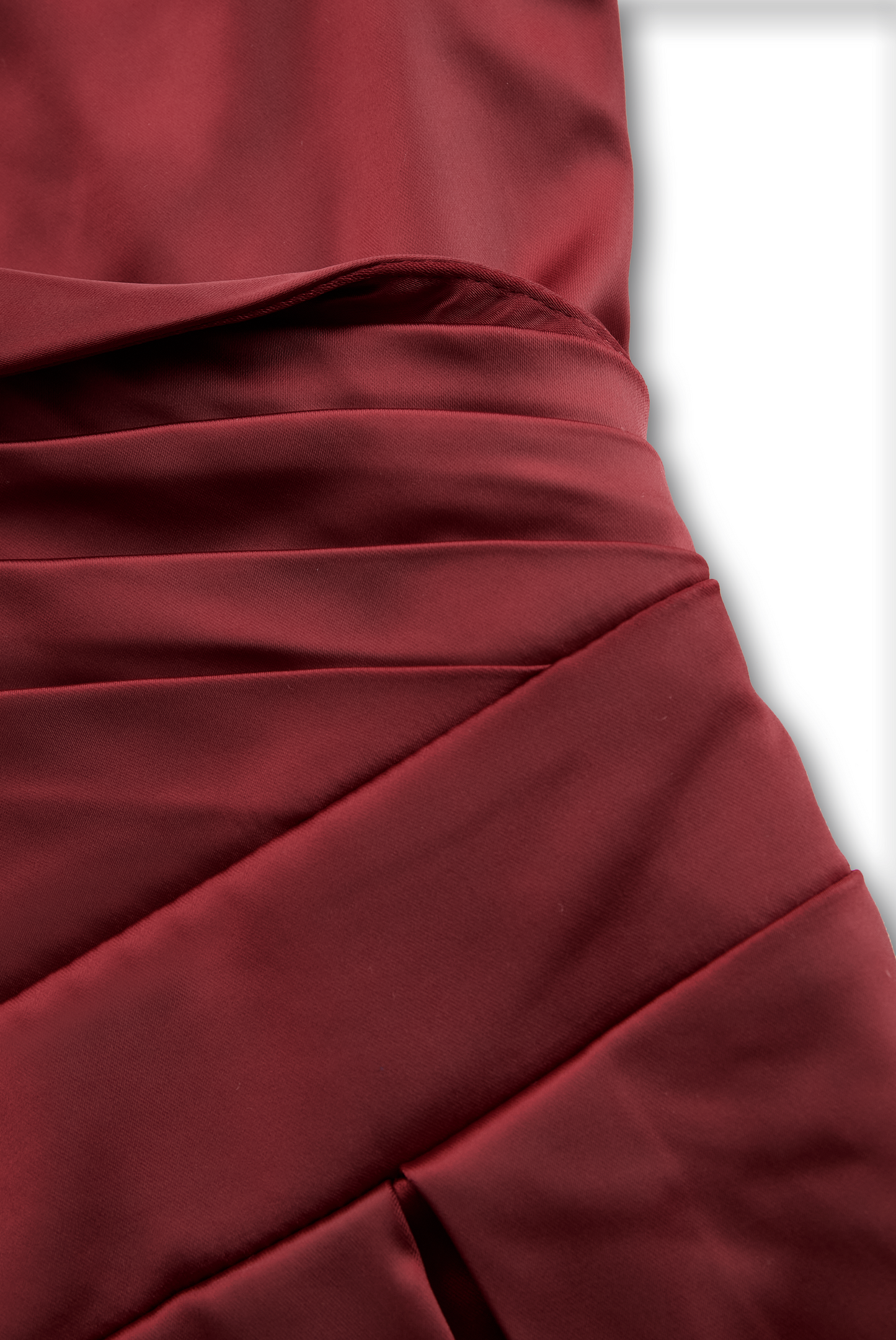Robe midi en satin d'inspiration vintage avec col drapé