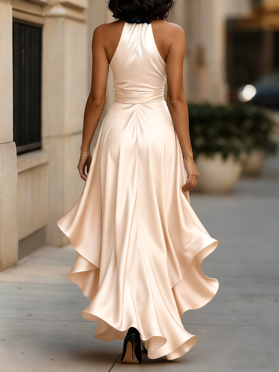 Robe dos nu en satin Midnight Elegance à volants