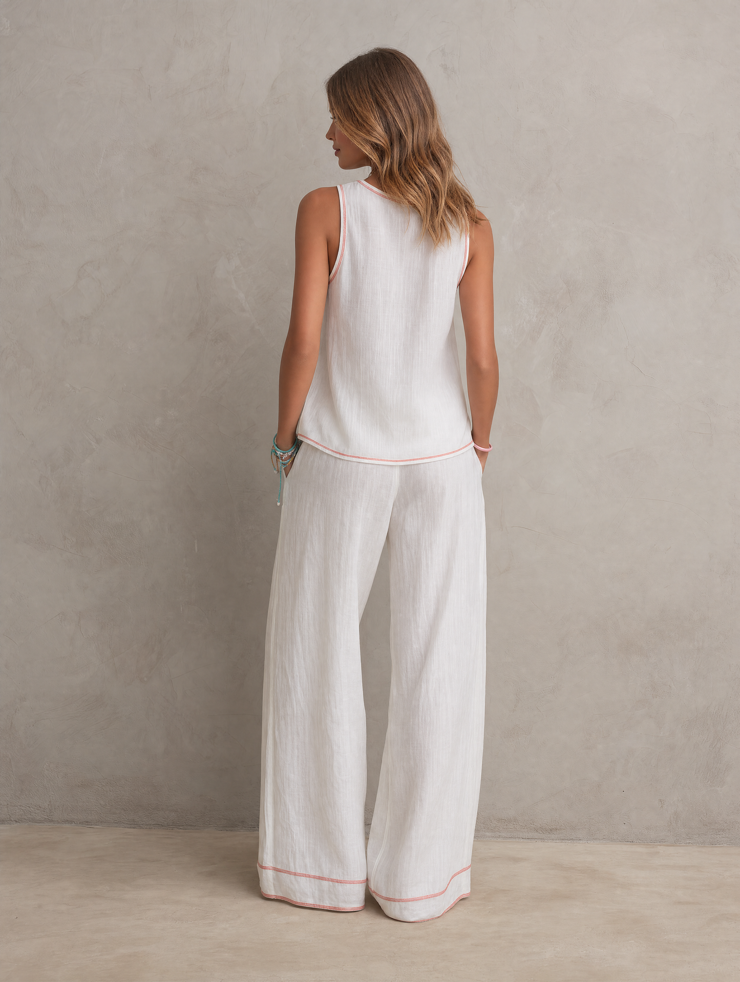 Ensemble Décontracté Femme – Top Sans Manches Blanc et Rose Col Rond avec Pantalon