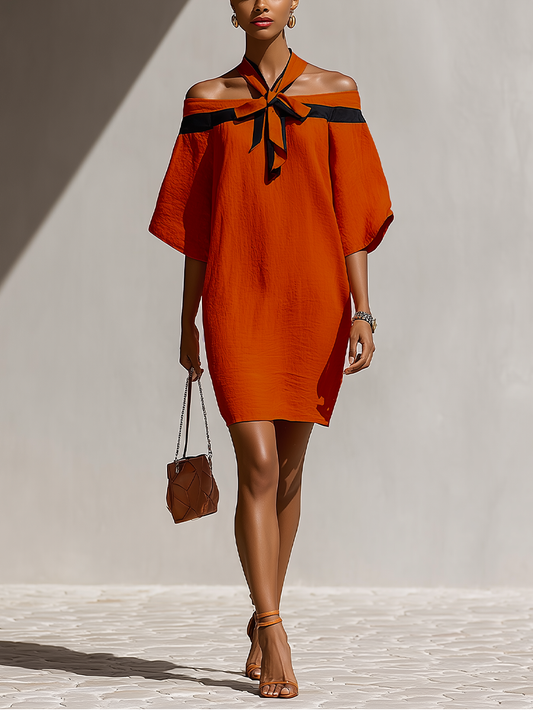 Orangefarbenes Minikleid für Damen mit Carmen-Ausschnitt und schwarzer Schleife am Kragen