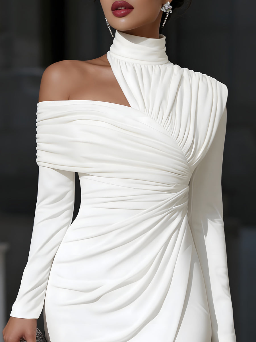 Robe de soirée asymétrique drapée à col montant et épaule dénudée