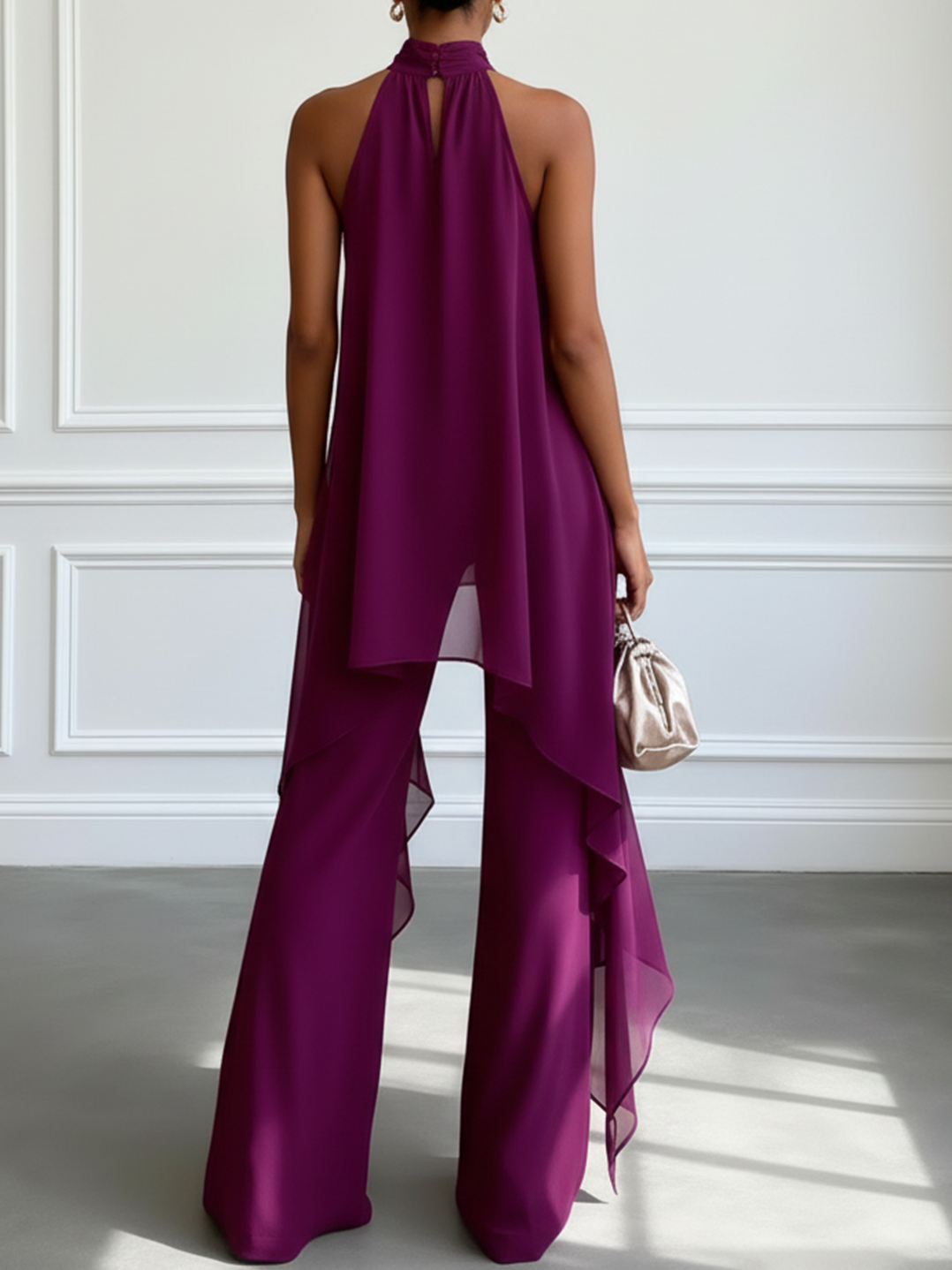 Ensemble Deux Pièces Violet : Top Élégant Col Licou Sans Manches et Pantalon